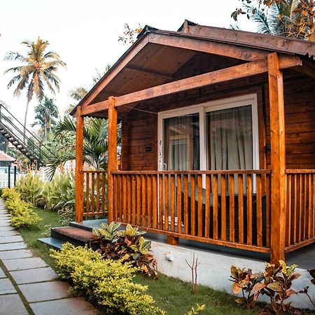 Tranquill Riverside Luxury Cottages With Bathtub, 坎多林 外观 照片