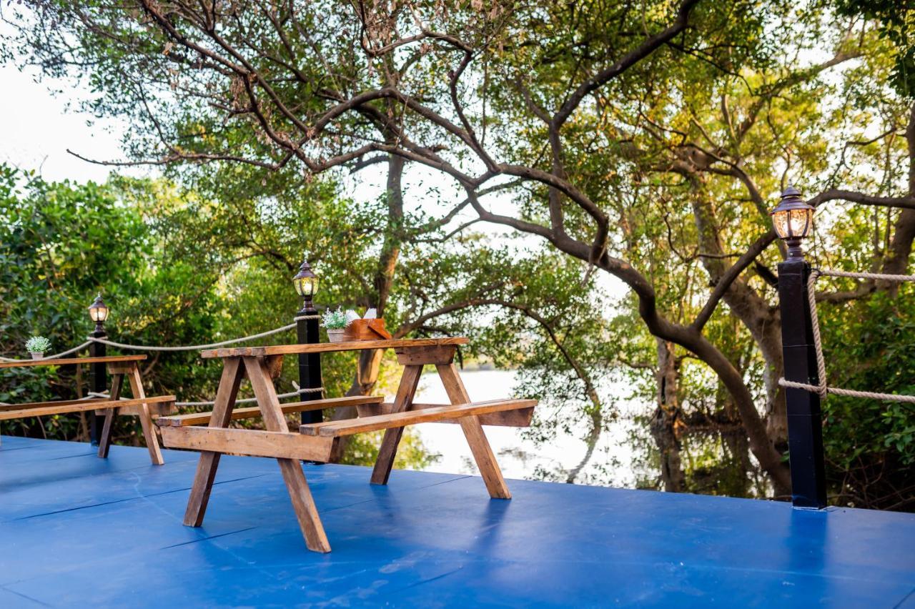 Tranquill Riverside Luxury Cottages With Bathtub, 坎多林 外观 照片