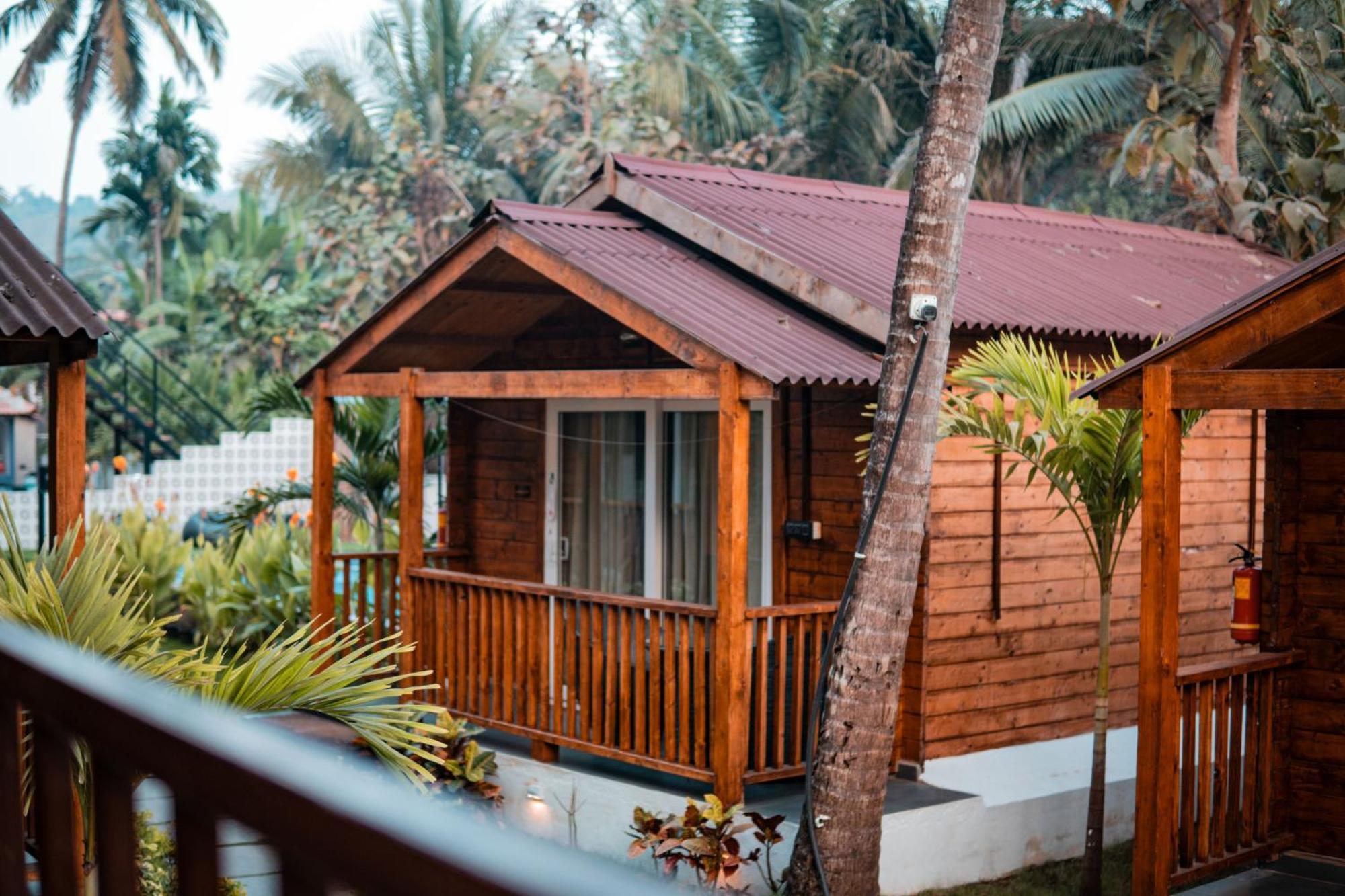 Tranquill Riverside Luxury Cottages With Bathtub, 坎多林 外观 照片
