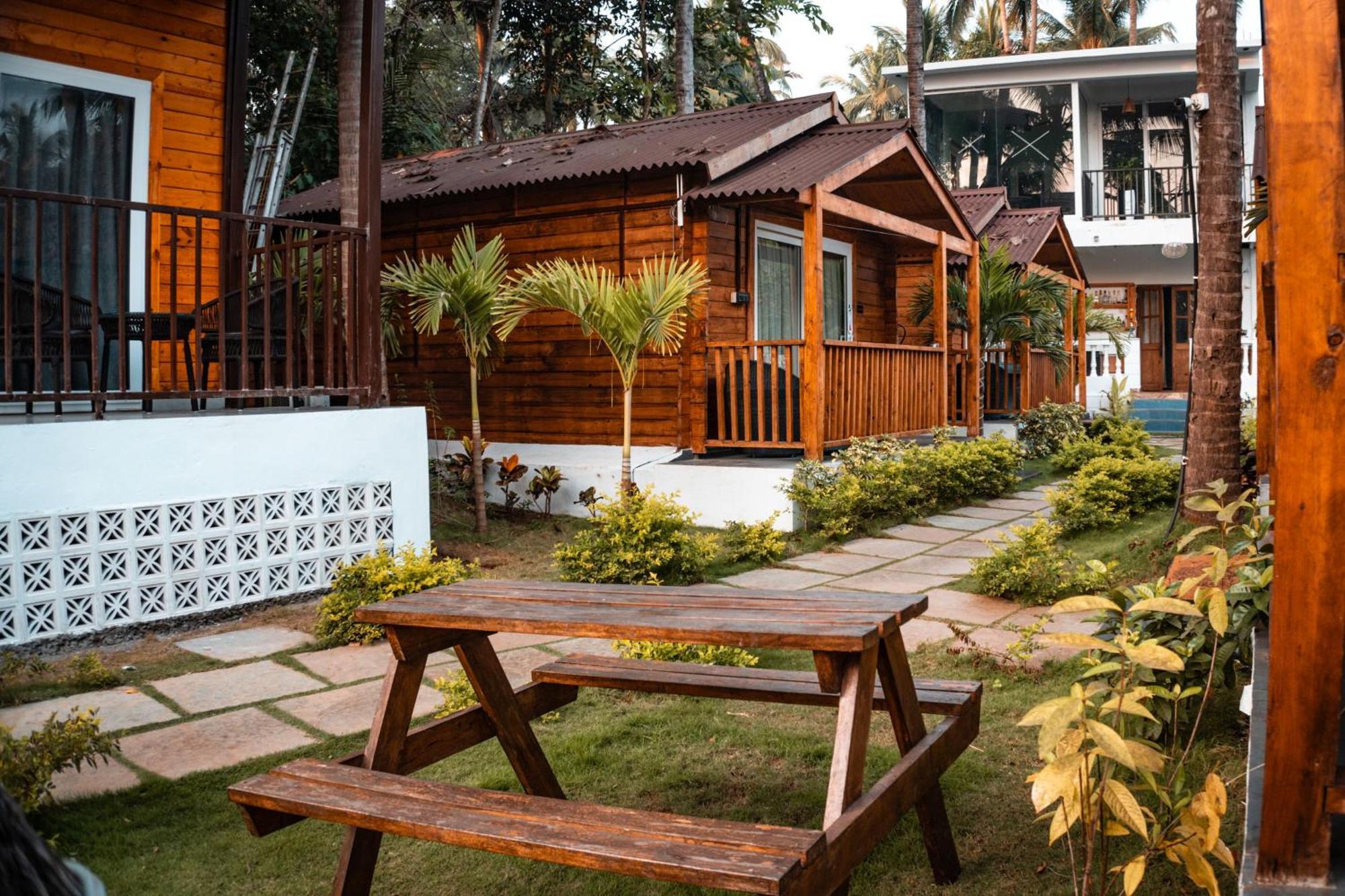 Tranquill Riverside Luxury Cottages With Bathtub, 坎多林 外观 照片