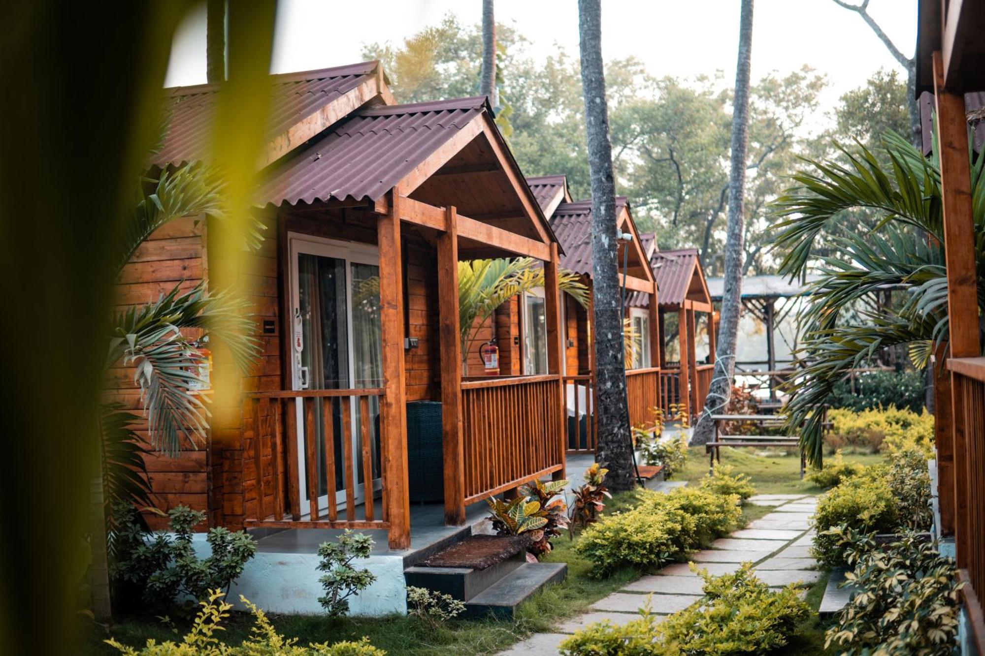 Tranquill Riverside Luxury Cottages With Bathtub, 坎多林 外观 照片